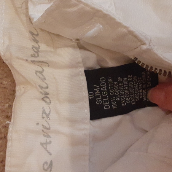 2/$12 or 5/$25 White Bermuda shorts, 10 SLIM - Picture 6 of 6